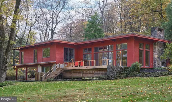 1265 EAGLE RD, New Hope, PA 18938