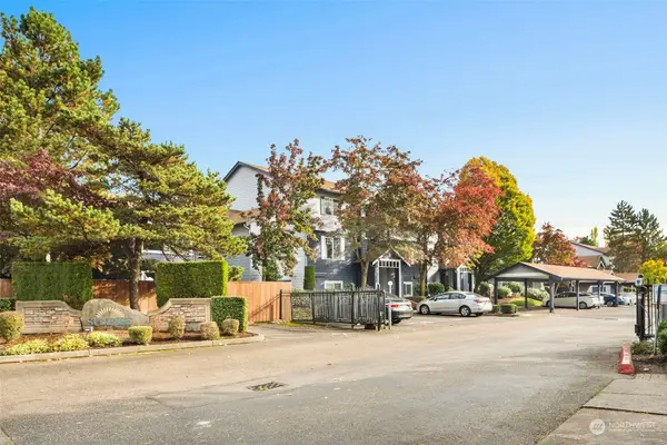 10825 SE 200th ST #H101, Kent, WA 98031