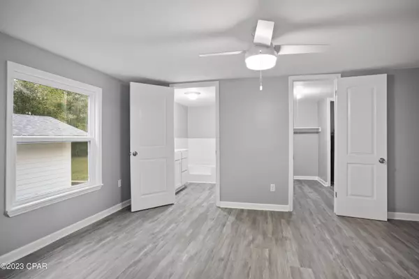 1572 Lonnie RD, Chipley, FL 32428