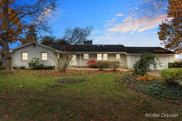 5590 Skyway NE Drive, Comstock Park, MI 49321