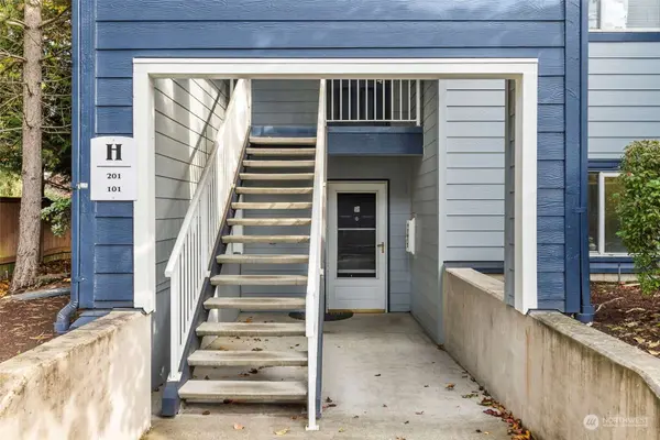 10825 SE 200th ST #H101, Kent, WA 98031