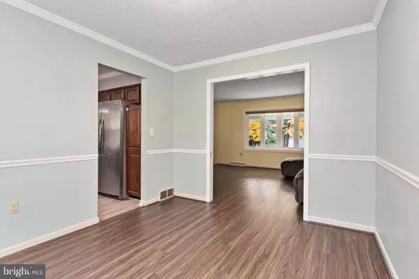 5724 KENWOOD AVE, Harrisburg, PA 17112