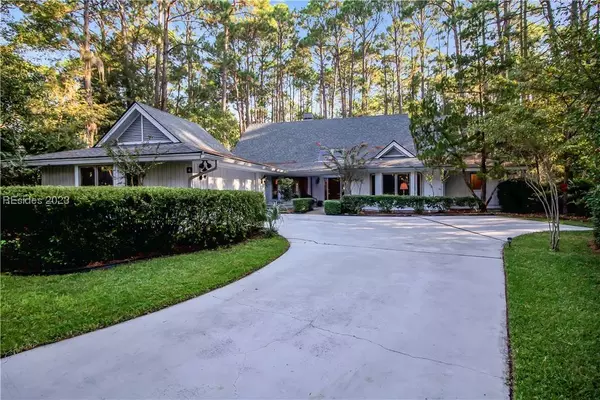 4 Leatherwood CT, Hilton Head Island, SC 29926