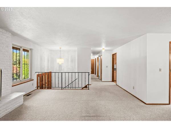 11695 SW FAIRVIEW LN, Portland, OR 97223