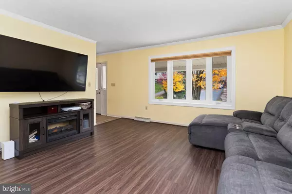 5724 KENWOOD AVE, Harrisburg, PA 17112