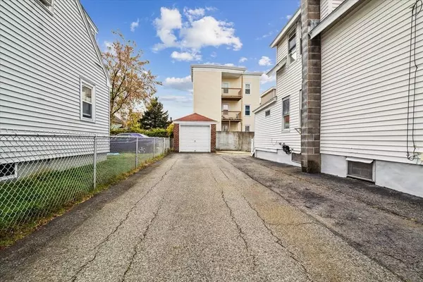 76 Exchange St, Lawrence, MA 01841