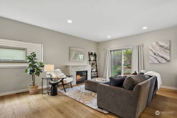 5953 17th AVE SW, Seattle, WA 98106