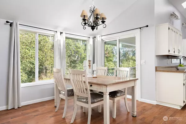 1982 Copse Lonnin PL, Oak Harbor, WA 98277