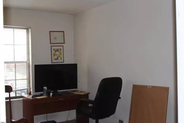 110 Federal Ct Ct, Galloway Township, NJ 08205