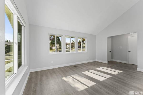 1204 Laredo Ct, Reno, NV 89509