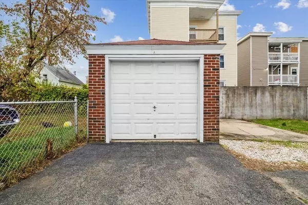 76 Exchange St, Lawrence, MA 01841