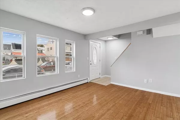 76 Exchange St, Lawrence, MA 01841