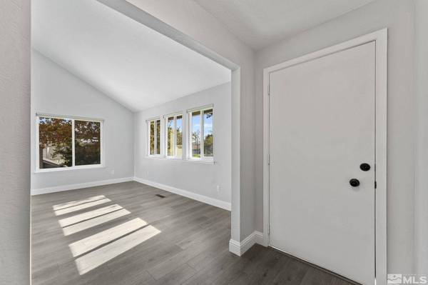 1204 Laredo Ct, Reno, NV 89509