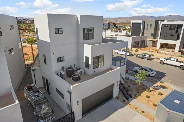 771 W Sapphire LN, St George, UT 84790