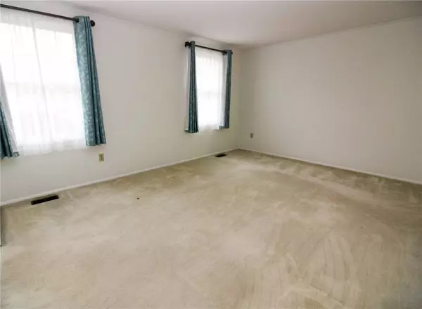 2521 Partridge Dr, Pittsburgh, PA 15241