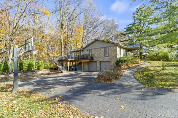 15030 Little Eagle Creek AVE, Zionsville, IN 46077