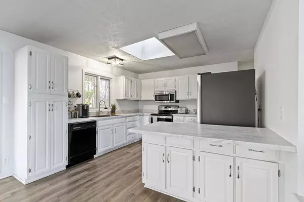 15030 Little Eagle Creek AVE, Zionsville, IN 46077