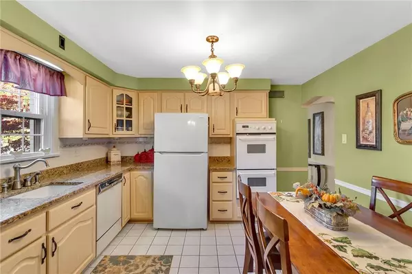 192 E Gilmore Ave, Trafford, PA 15085