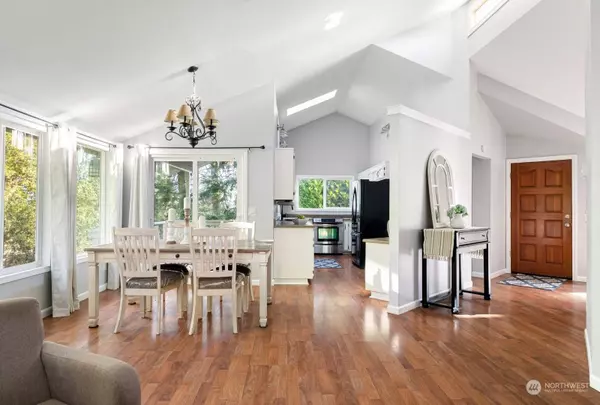 1982 Copse Lonnin PL, Oak Harbor, WA 98277