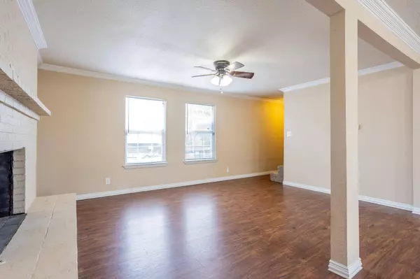 205 Stardust Lane, Desoto, TX 75115