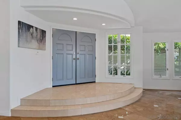 1325 Caminito Halago, La Jolla, CA 92037