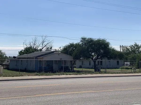 1808 Grand Ave, Big Wells, TX 78830