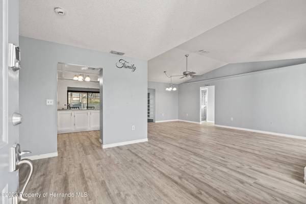 13350 Twin Lake Avenue, Spring Hill, FL 34609