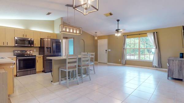 377 SW Kestor DR, Port Saint Lucie, FL 34953