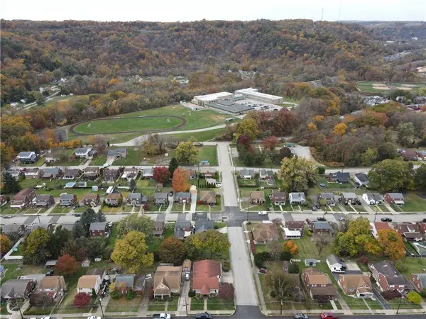 192 E Gilmore Ave, Trafford, PA 15085