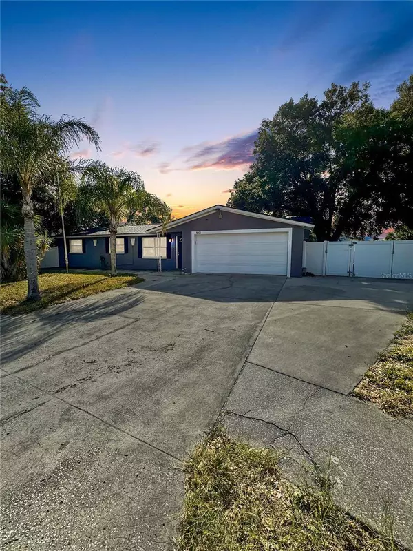 1001 IDLEBRIAR WAY, Tarpon Springs, FL 34689