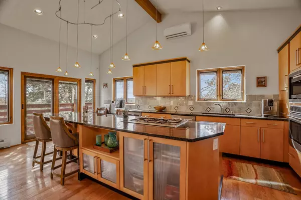 106 La Senda, Los Alamos, NM 87547