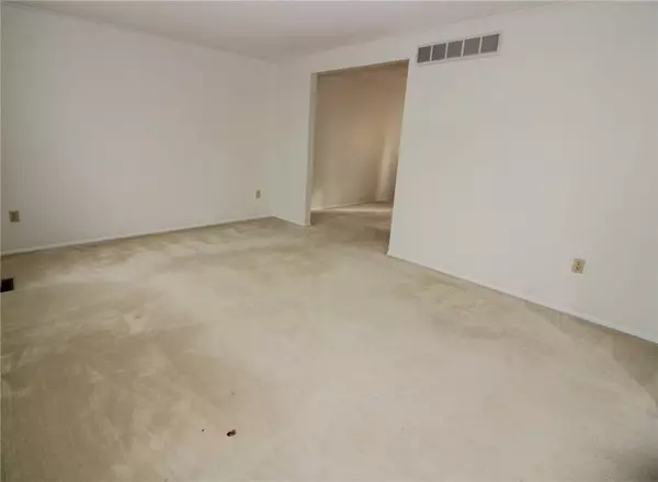 2521 Partridge Dr, Pittsburgh, PA 15241