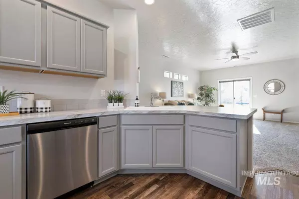 2937 W Sandalwood St, Meridian, ID 83646