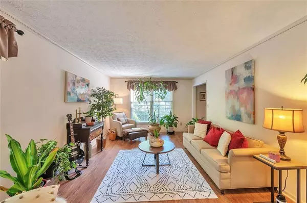 19 BURNT CREEK CT SW, Lilburn, GA 30047