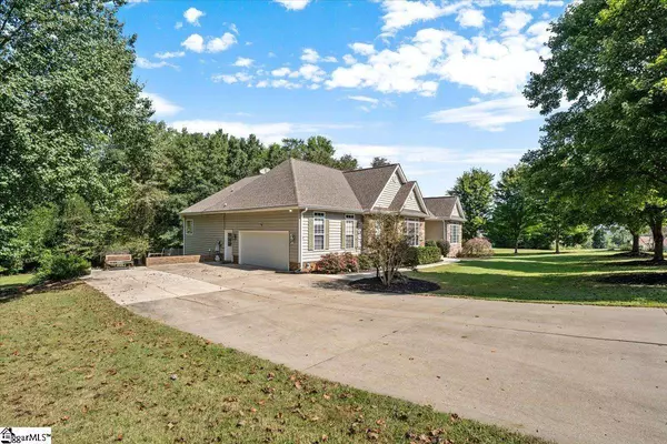 15 King Eider Way, Taylors, SC 29687