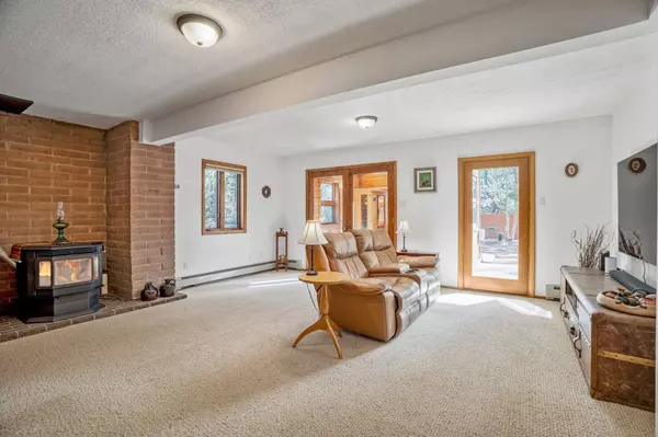 106 La Senda, Los Alamos, NM 87547