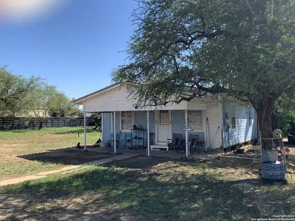 1808 Grand Ave, Big Wells, TX 78830