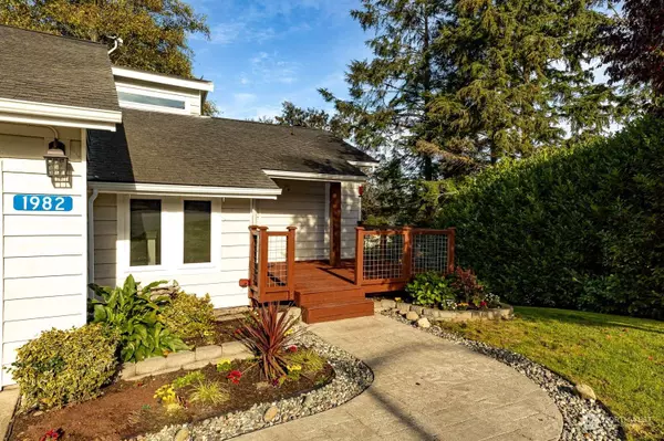 1982 Copse Lonnin PL, Oak Harbor, WA 98277