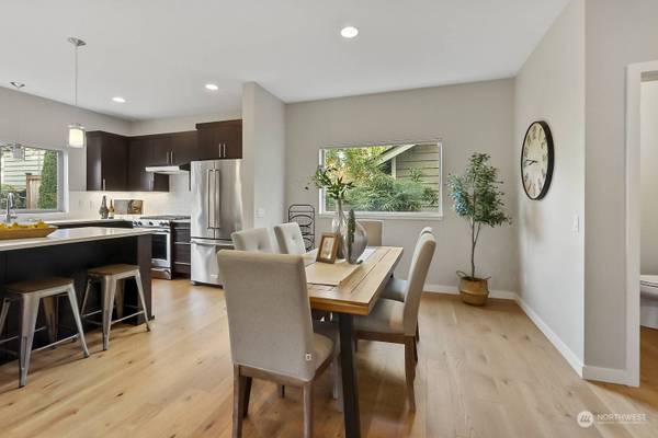 5953 17th AVE SW, Seattle, WA 98106