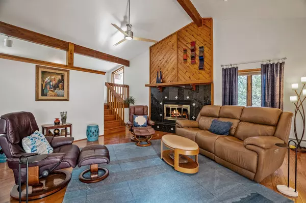 106 La Senda, Los Alamos, NM 87547