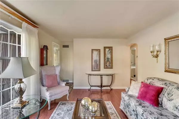 192 E Gilmore Ave, Trafford, PA 15085