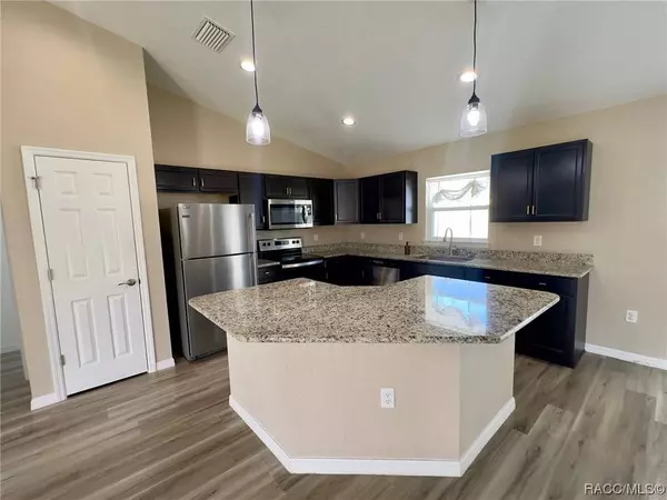 896 W Hallam DR, Citrus Springs, FL 34434