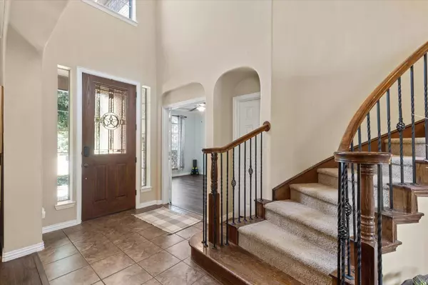 1209 Latta Place E, Burleson, TX 76028