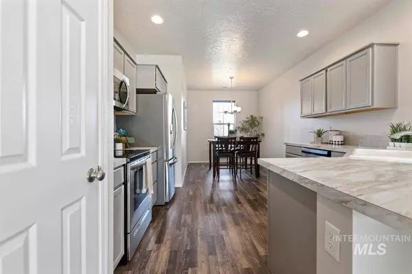 2937 W Sandalwood St, Meridian, ID 83646