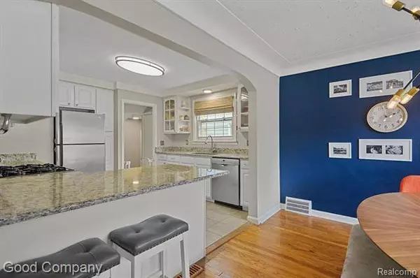 1060 COLUMBIA Road, Berkley, MI 48072