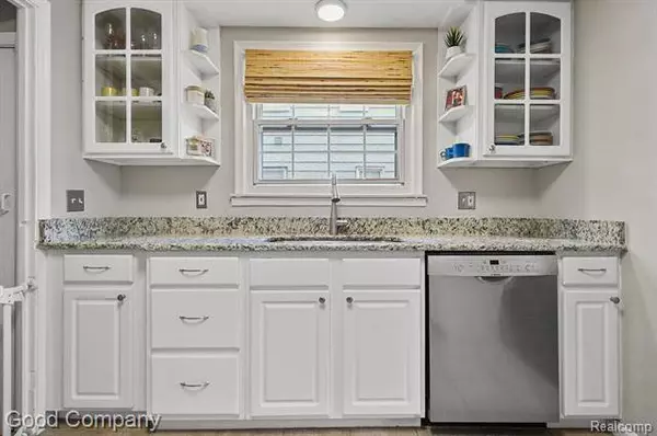 1060 COLUMBIA Road, Berkley, MI 48072