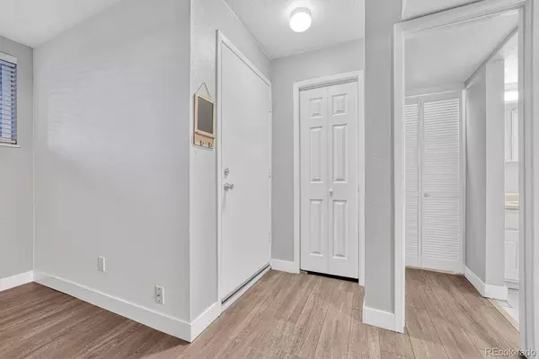 5300 E Cherry Creek South DR #906, Denver, CO 80246