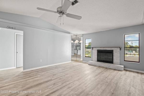 13350 Twin Lake Avenue, Spring Hill, FL 34609