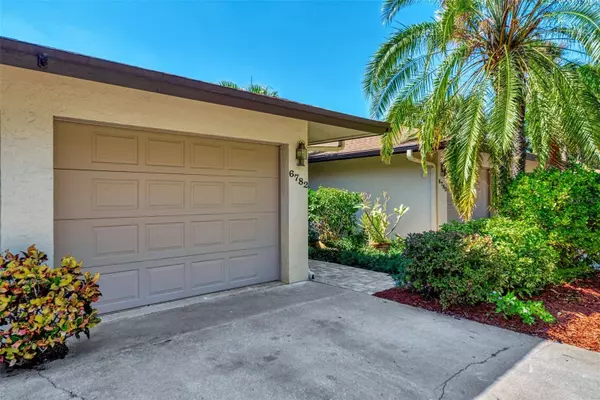 6782 SCHOONER BAY CIR #6782, Sarasota, FL 34231