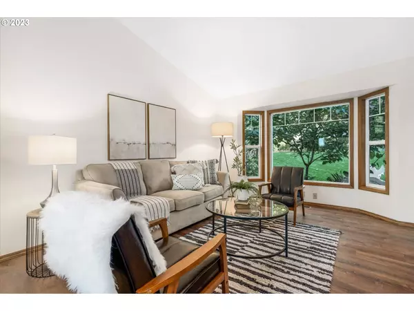 4737 SE VIEW ACRES RD, Milwaukie, OR 97267